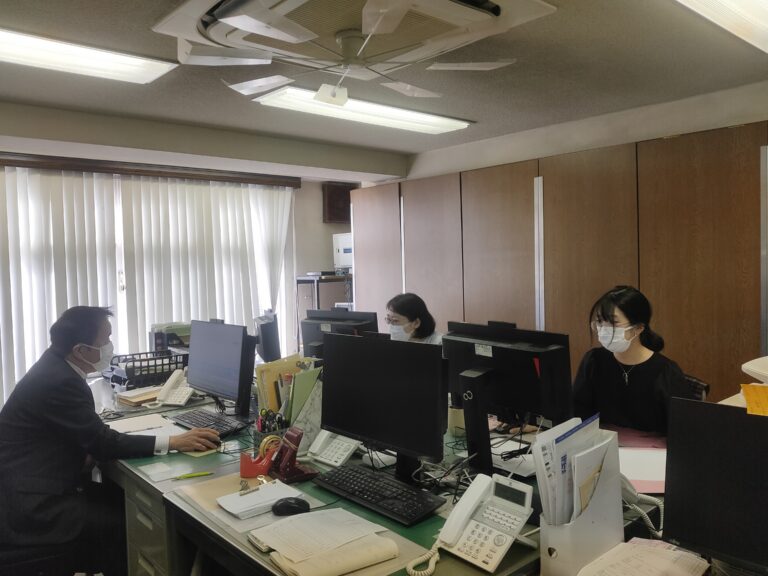 大野克一郎税理士事務所様職員の方々の写真